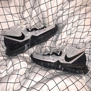 kyrie 5 basketball shoes black and white
